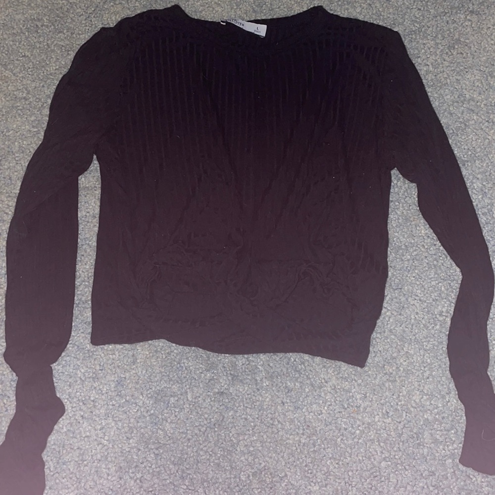 Black long sleeve crop top